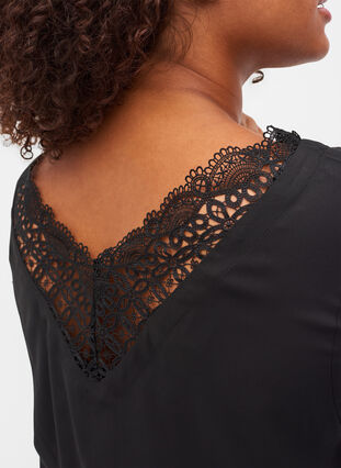 Bluse med 3/4 ærmer og blonderyg, Black, Model image number 2