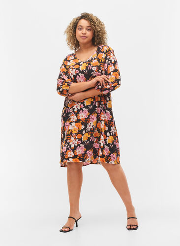Blomstret viskose kjole med 3/4 ærmer, Black Flower AOP, Model image number 3