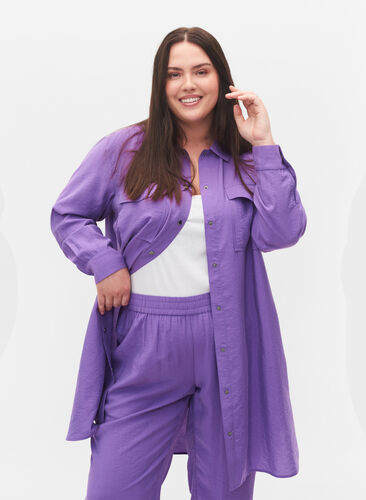 Lang viskose skjorte med knapper, Royal Lilac, Model image number 0