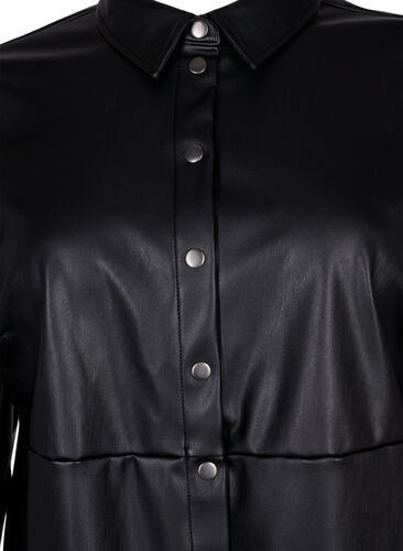 Lang skjorte i imiteret læder, Black, Packshot image number 2