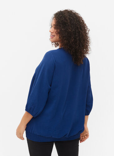 Bluse med smock og 3/4 ærmer, Blue Depths, Model image number 1