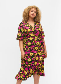 Printet wrapkjole med korte ærmer, Yellow Pink Flower, Model