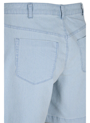 Denimshort i et stribet mønster, Light Blue Stripe, Packshot image number 3