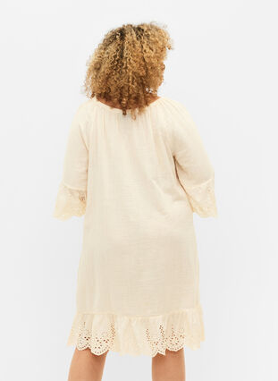 Bomuldskjole med broderi anglaise, Buttercream, Model image number 1