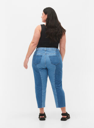 Cropped Vera jeans med colorblock, Blue denim, Model image number 1