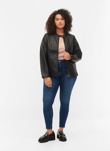 Imiteret skindjakke med lommer, Black, Model image number 2