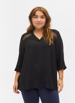 Viskosebluse med 3/4 ærmer og blondedetalje , Black, Model image number 0