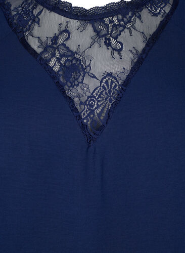 Bluse med korte ærmer og blonder Blå - Str. 42-60 PlusLet