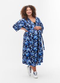Blomstret graviditets kimono med 3/4 ærmer, Blue Flower Print, Model