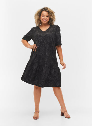 Kortærmet kjole med v-hals og blomstret struktur, Black, Model image number 2