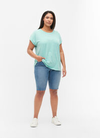 Lange denimshort i bomuld, Blue denim, Model