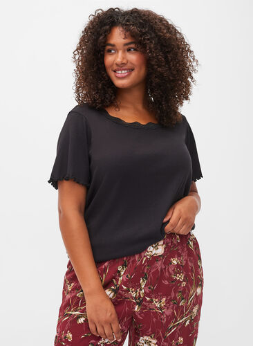 Kortærmet natbluse med blondekant, Black, Model image number 0