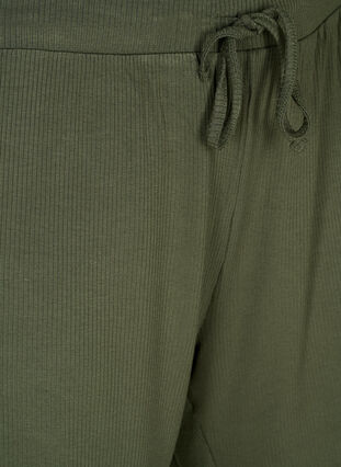 Løstsiddende viskose shorts med rib, Thyme, Packshot image number 2