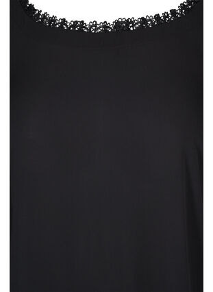 Bluse med 3/4 ærmer og blonderyg, Black, Packshot image number 2