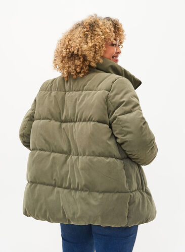 Kort vinterjakke med lynlås og høj halskrave, Grape Leaf, Model image number 1