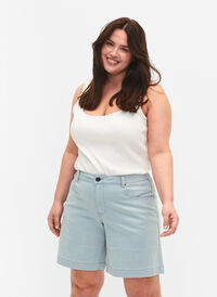 Denimshort i et stribet mønster, Light Blue Stripe, Model