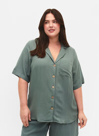 Viskose skjorte med korte ærmer, Balsam Green, Model