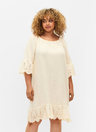 Bomuldskjole med broderi anglaise, Buttercream, Model image number 0