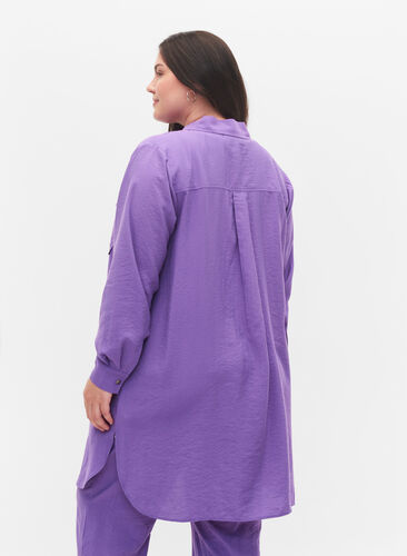 Lang viskose skjorte med knapper, Royal Lilac, Model image number 1