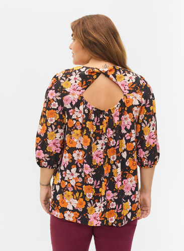 Blomstret viskose bluse med rygdetalje , Black Flower AOP, Model image number 1