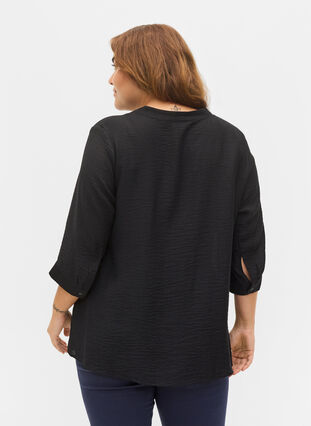 Viskosebluse med 3/4 ærmer og blondedetalje , Black, Model image number 1
