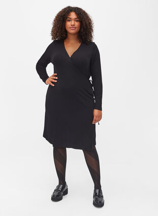 Langærmet wrapkjole i viskose, Black, Model image number 2