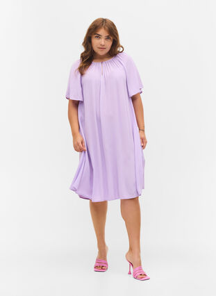 Kortærmet kjole i viskose, Lavendula, Model image number 2